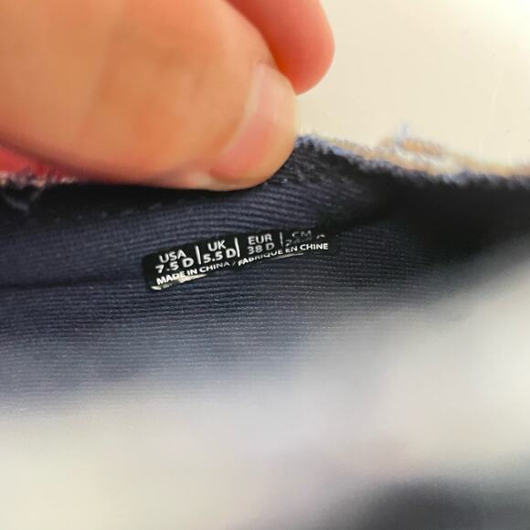 Spenco | 7.5 Wide Santa Maria Floral Navy Canvas Slip On Comfort Shoes - Picture 8 of 9